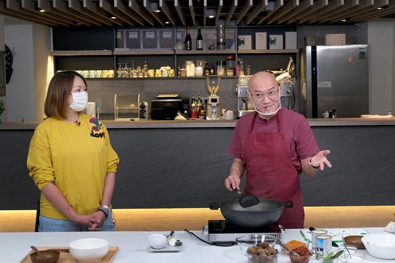 Lin Youfa Attendtion cooking
