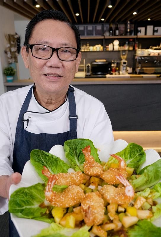Chef Loo Tiong Bin Attendtion cooking