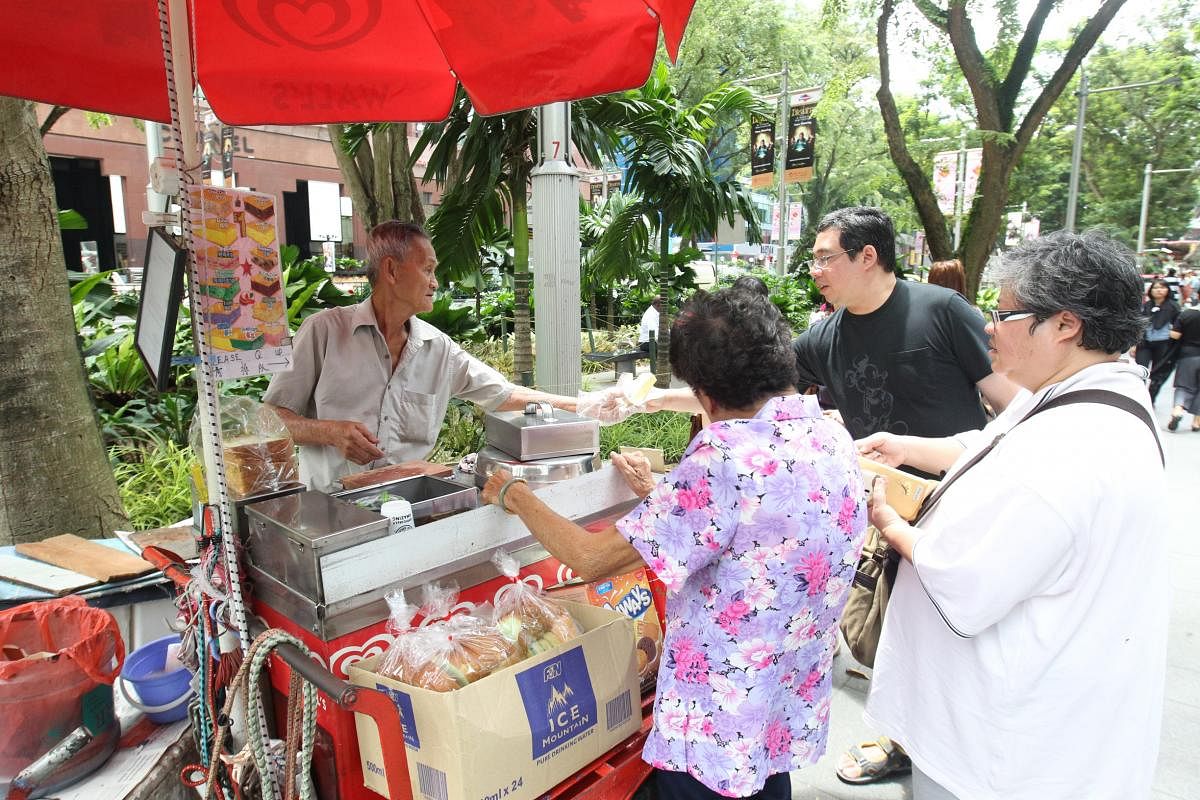 China tourists, ice-cream, ice-cream uncle, 中国游客, 冰淇淋