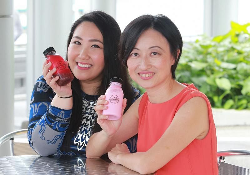 王葦霖（左）和赖芷玮创办Craft & Culture，主打开菲尔与红茶菌。（唐家鸿摄影）