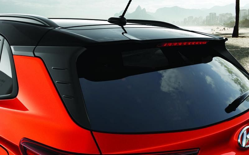 双色设计车顶和车尾C柱采用双色设计，有效提升Kona的视觉长度。