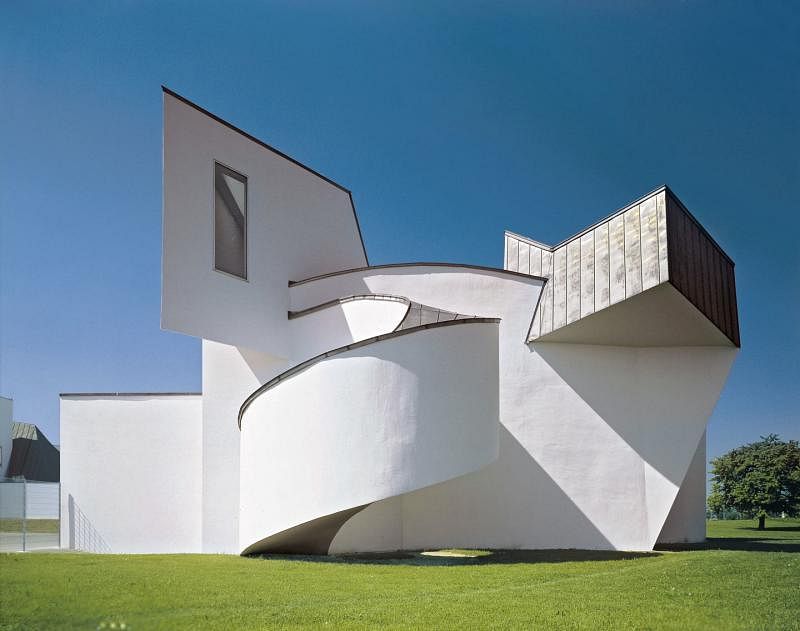 美国建筑大师Frank Gehry为Vitra设计园区设计的设计博物馆。