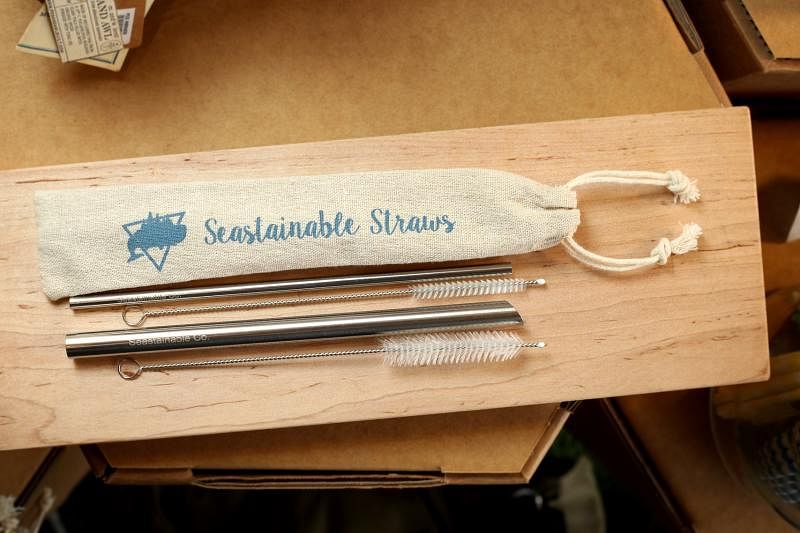 Seastainable Co的铁吸管和吸管清洁工具。（龙国雄摄影）