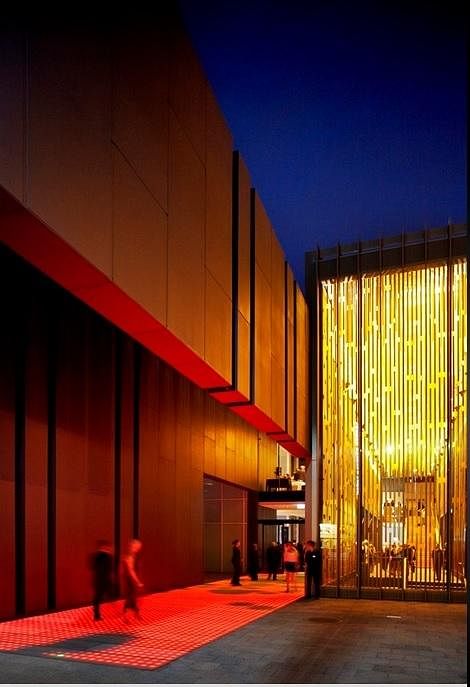 西澳州剧院是科瑞·希尔代表作，使他列入现代建筑大师之林。（互联网）