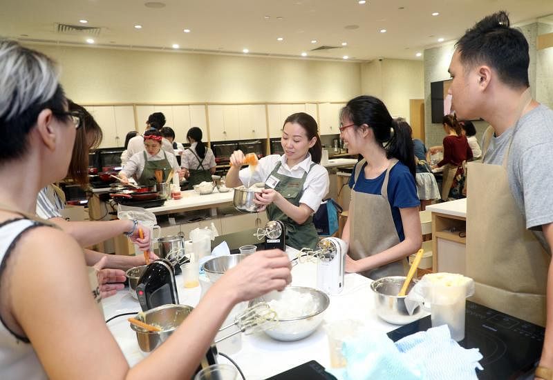 ABC Cooking Studio 以小组教学，每组最多四名学员。