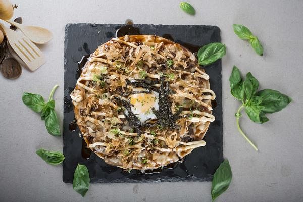 okonomiyaki_pizza_Small.jpg