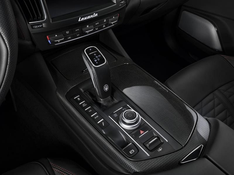 Levante所有车型均配备八速变速箱、玛莎拉蒂精密Q4智能四驱系统和扭矩控制系统。