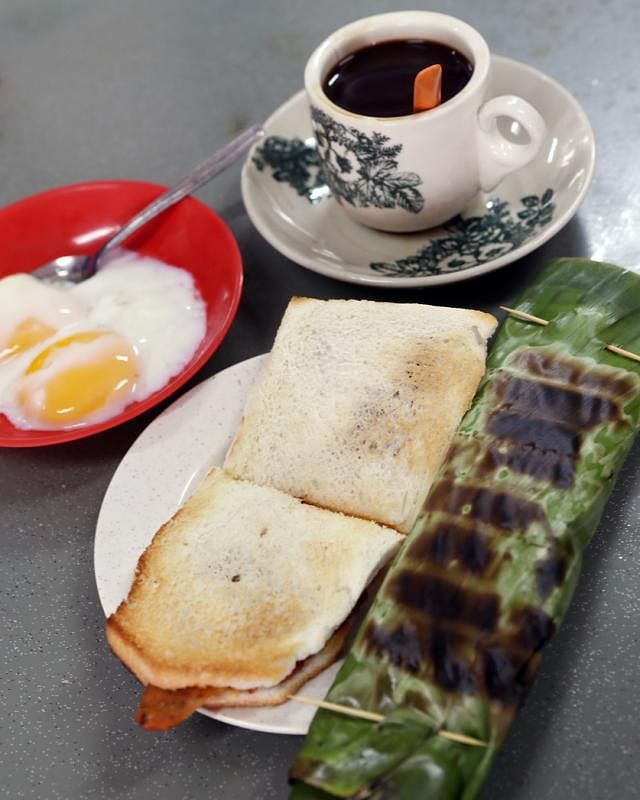 丰胜茶室的人气乌打面包，早餐的另个选择。