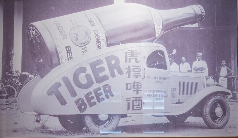 虎牌啤酒抢眼的立体广告。