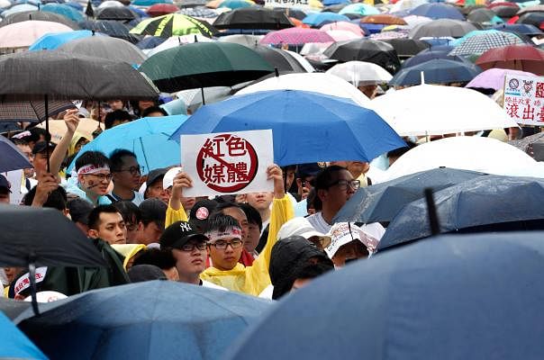 taiwan-china-media-protest-122114_Small.jpg