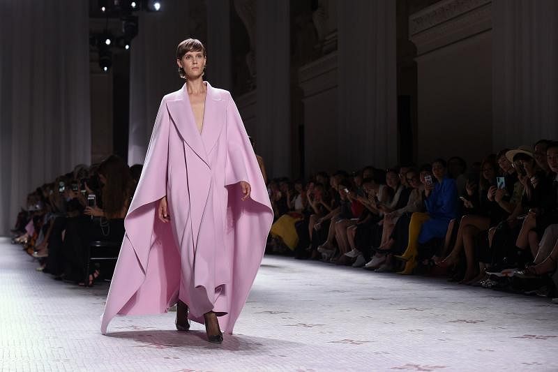 Givenchy不少女装灵感来自男士西装。