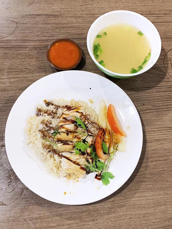 南兴海南起骨鸡饭 - Nan Heng Hainanese Chicken Rice