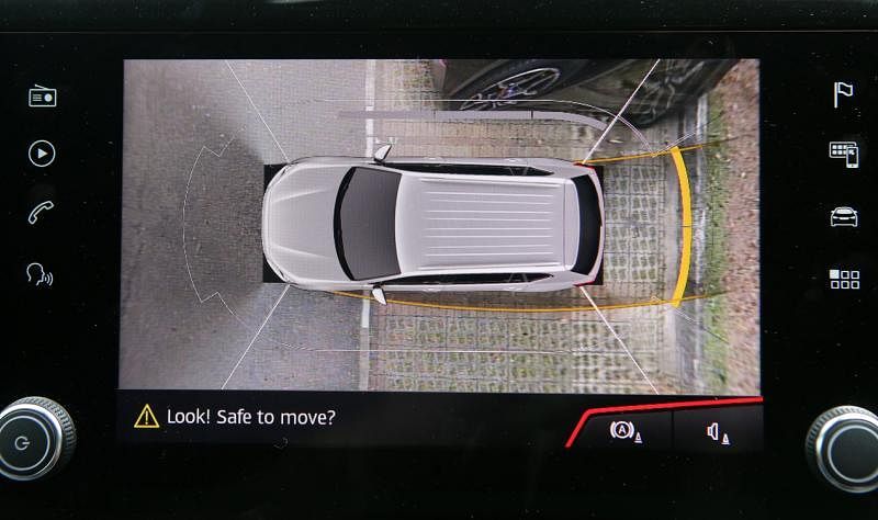 360度的全景摄像对中型运动休旅车而言，已是必备的标配。