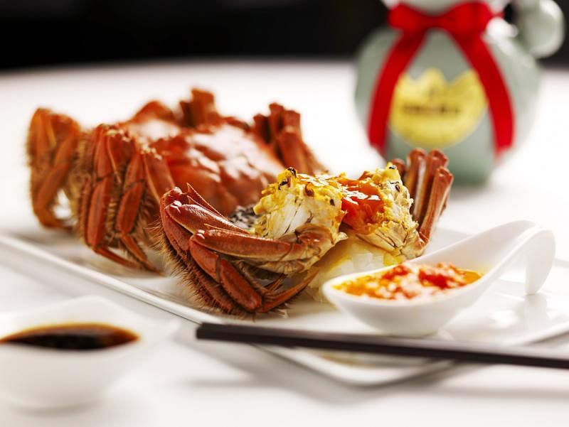 良木园酒店岷江餐馆今年推出大闸蟹佳肴。
