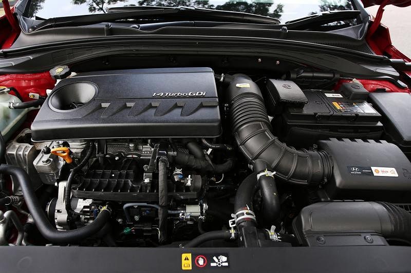 车子采用1.4公升涡轮增压缸内汽油直喷引擎，优点是低油耗。