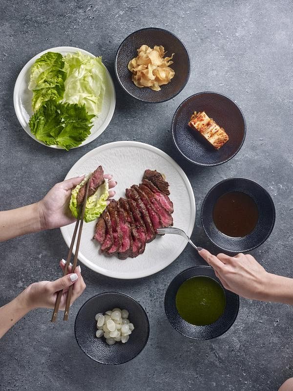 1-V:U的牛排，以韩式烤肉为灵感。