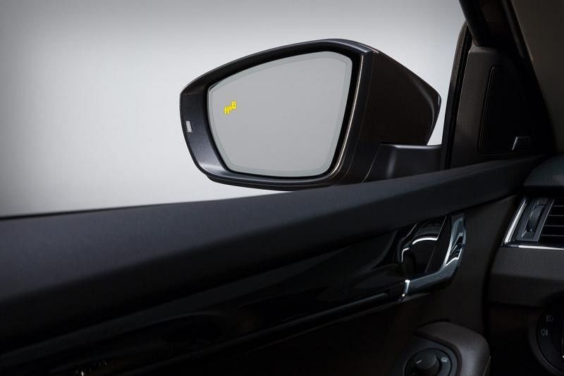 有警示功能的车侧望后镜。