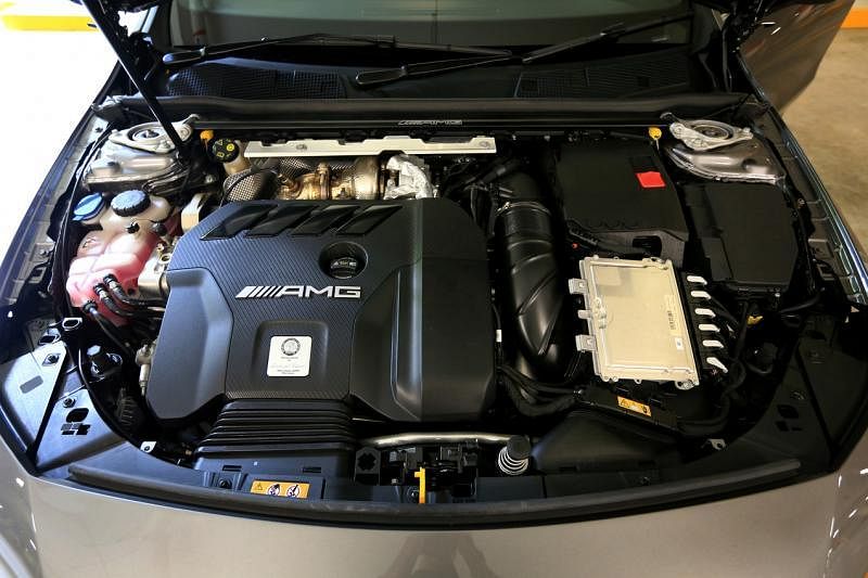 车子搭载具爆发力的四缸双涡流涡轮增压引擎，输出动力达421马力。