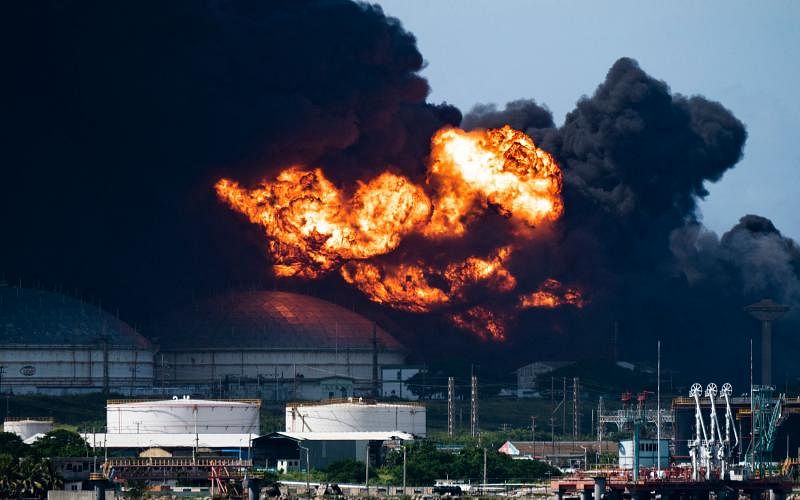 古巴油库爆炸导致燃料供应吃紧 多地采取停电措施