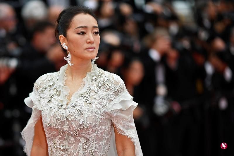 中国知名演员巩俐于2019年5月，一身华服出席法国戛纳电影节的一部电影首映礼。（法新社档案照）