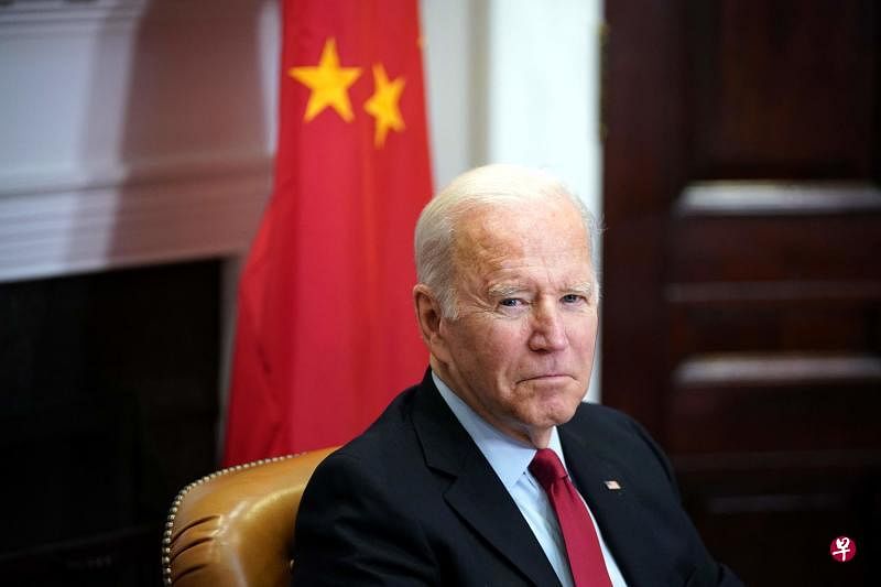 美国总统拜登今早与中国国家主席习近平举行首次视频会晤。图为拜登在白宫的罗斯福厅。（法新社）



