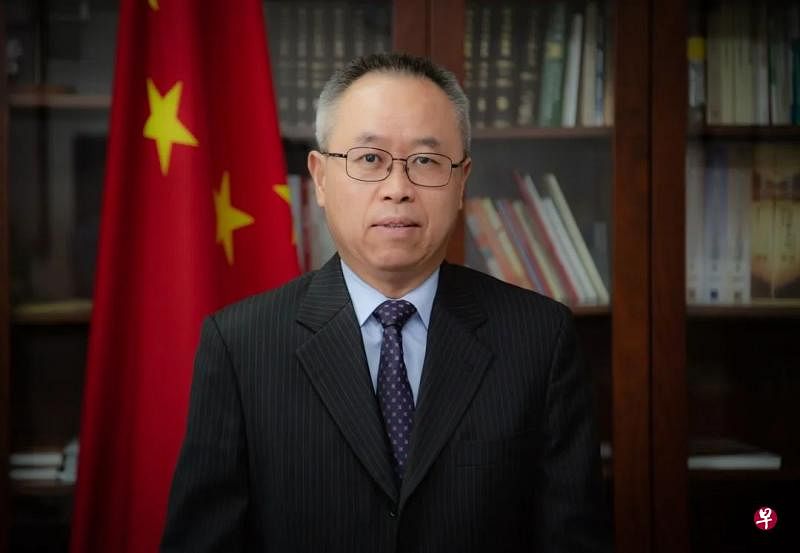 李军华是现任中国驻意大利兼驻圣马力诺大使。（取自中国驻意大利大使馆官网）