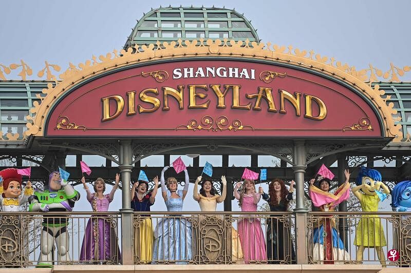 上海迪士尼乐园因疫情防控要求11月29日起暂时关闭。（法新社档案照）