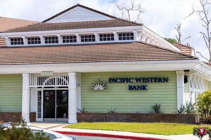 美国西太平洋合众银行在考虑包括出售或融资在内的战略选择。图为该银行设在加利福尼亚州亨廷顿海滩的分行。（路透社）