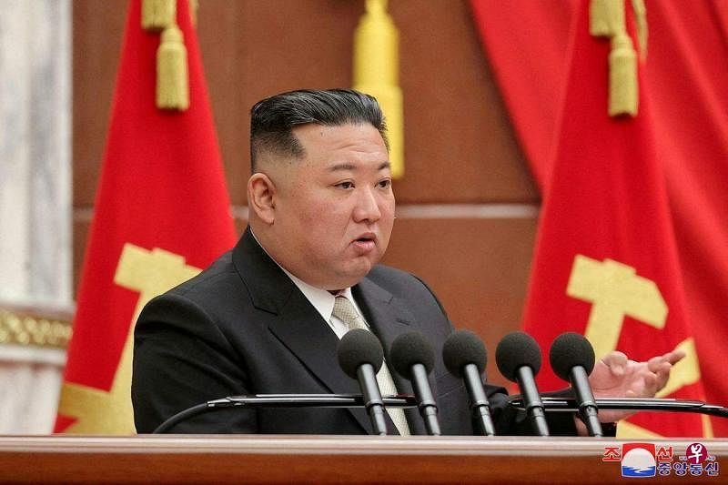 韩国国家情报院的分析指出，朝鲜领导人金正恩疑似患有严重的失眠症，并高度依赖烟酒，体重约为140公斤。（路透社）