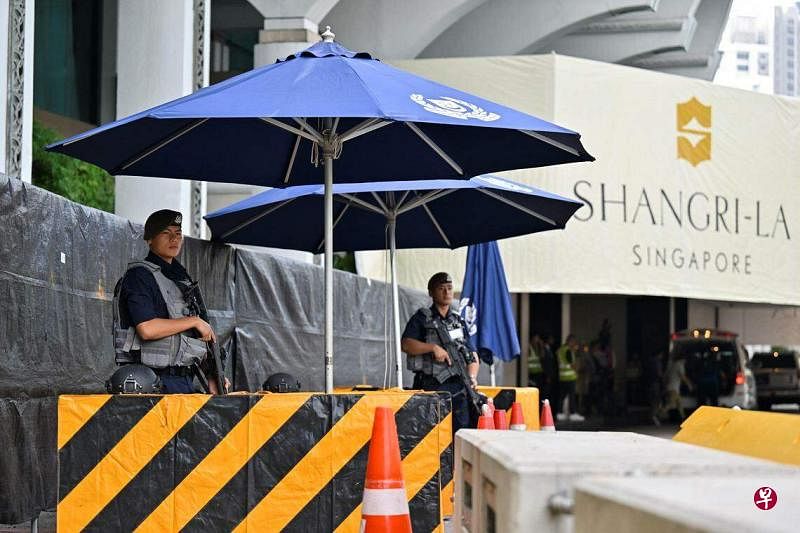 第20届香格里拉对话星期五（6月2日）在新加坡香格里拉大酒店召开，酒店周围实施严格的安检措施。（路透社）