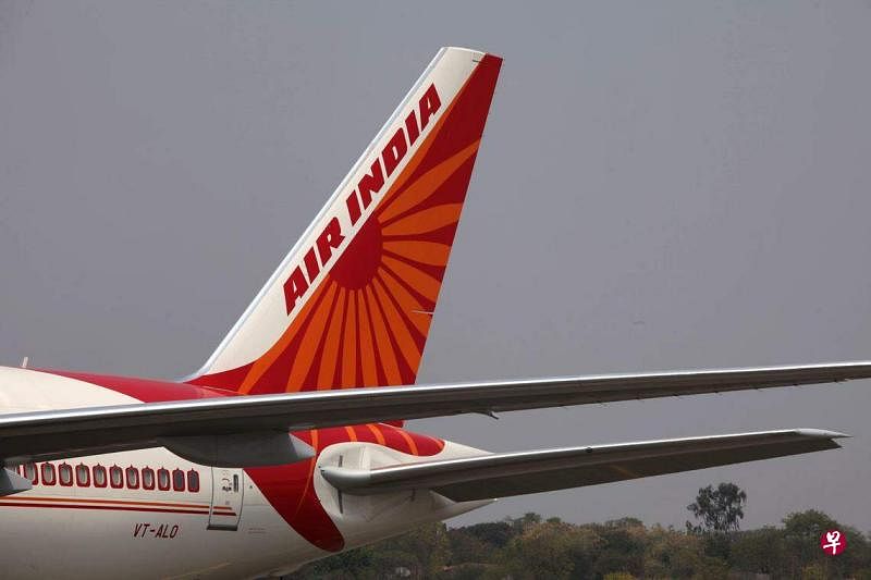 印度航空一架波音777宽体客机因引擎问题，被迫降落在俄罗斯远东机场。客机原定飞往美国旧金山。（彭博社）