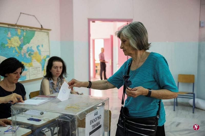 希腊各地的投票站星期天（6月25日）上午7时（新加坡时间星期天中午12时）开放，计票结果预计在新加坡时间星期一（26日）凌晨1时左右出炉。（路透社）