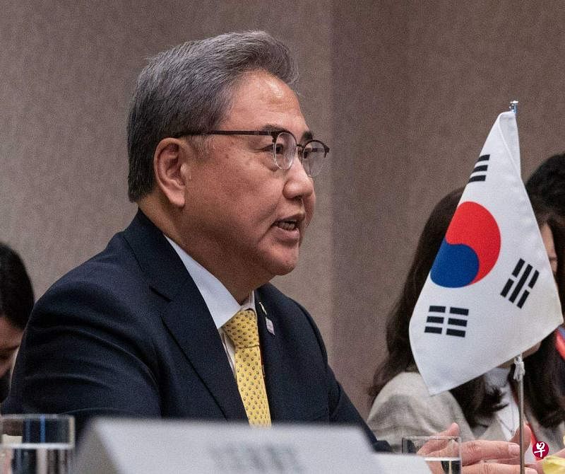 韩国外交部长朴振说，本着互尊互惠的精神推动韩中关系成熟健康发展，是尹锡悦政府的基本立场。（法新社）