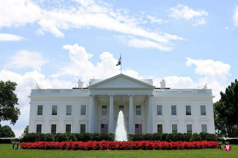 白宫西翼连接美国总统拜登居住的行政官邸，是白宫的心脏地带，在白宫西翼进出的白宫工作人员数以百计。（路透社）
