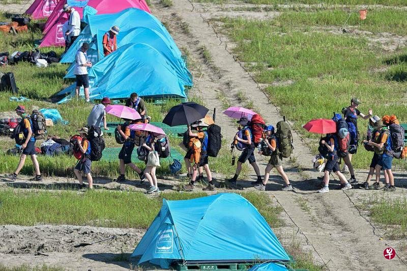 台风“卡努”来袭，迫使大露营的所有参与者于8月8日全面撤离全罗北道扶安郡新万金海岸营地。（法新社）