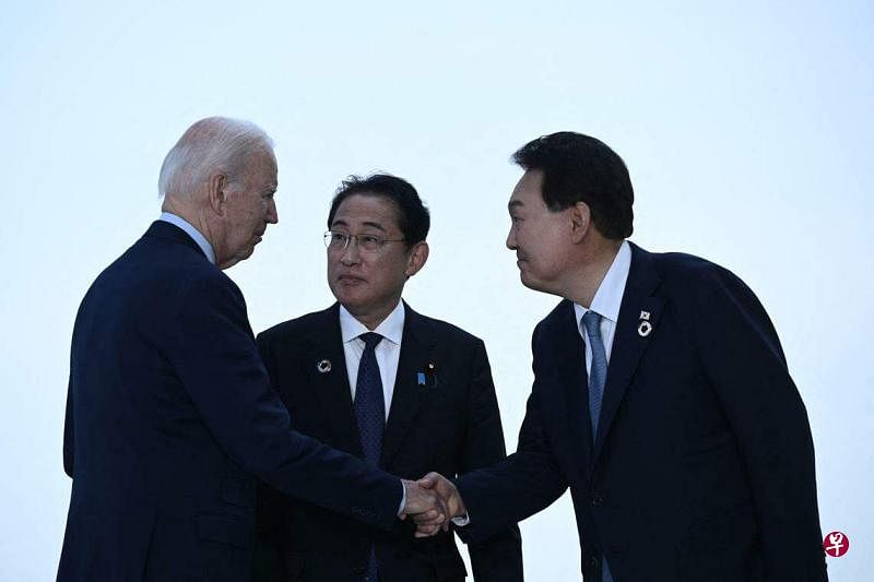 5月21日，拜登、岸田文雄和尹锡悦在日本广岛举行的七国集团领导人峰会，举行了三边会谈。（法新社）