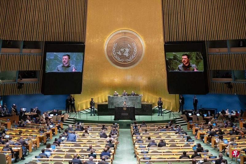 乌克兰总统泽连斯基9月19日在联合国大会上宣布，乌克兰正在筹办“世界和平峰会”，希望所有反对俄罗斯入侵乌克兰的世界领导人能与会。（彭博社）