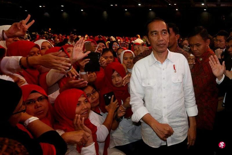 印度尼西亚即将卸任的总统佐科反驳越来越多称他在任期即将结束之际正在建立政治王朝的批评，并表示选择领导人的权利属于人民。（路透社）