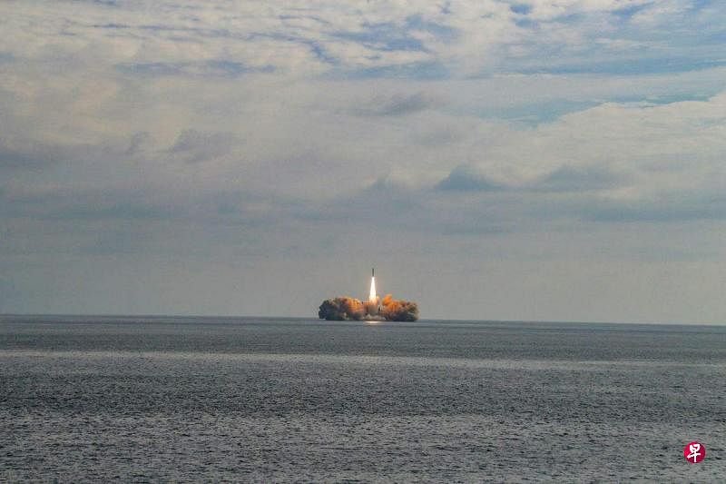 12月4日，韩国的自研固体燃料火箭在济州岛附近海域试射成功。（路透社）