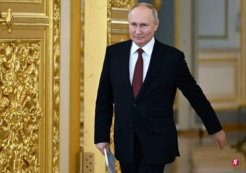 俄罗斯总统普京12月4日在克里姆林宫大宫殿接受新任驻俄大使递交国书。（路透社）