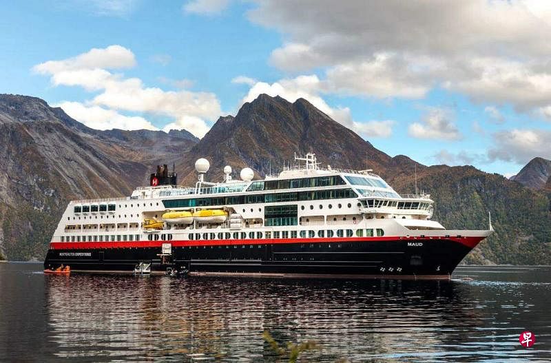 莫德号游轮属于挪威海达路德集团（Hurtigruten Group）旗下的HX游轮公司，事发时正从挪威的费洛罗（Floroe）驶向英国蒂尔伯里（Tilbury）。（取自海达路德集团网站）
