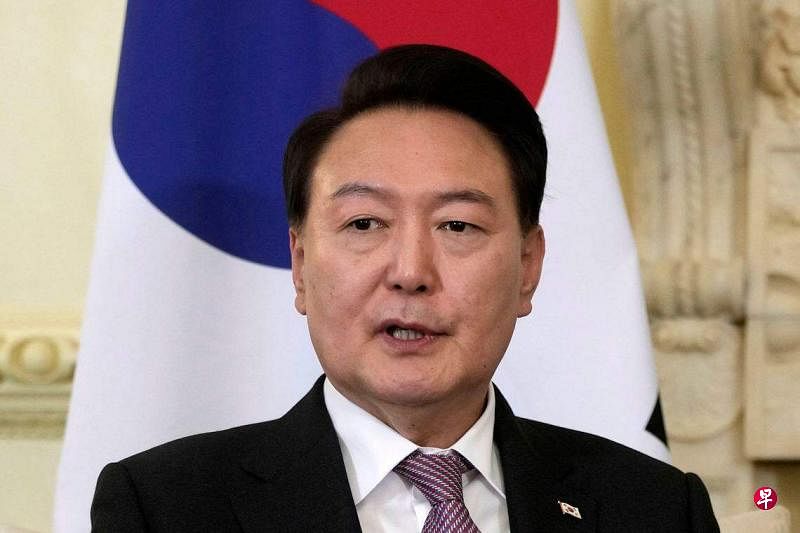韩国总统尹锡悅在李在明遇刺后说：“我们的社会在任何情况下都不应容忍这种暴力行为。”（法新社）