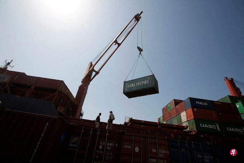 每40英尺集装箱货物的运费现已突破4000美元，比12月中旬红海货船开始改道之前上涨了173％。（路透社档案照片）
