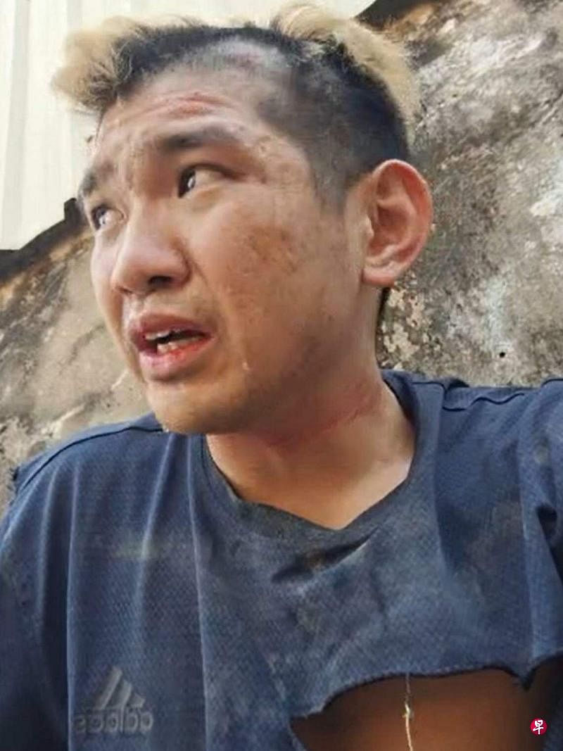 台湾网红“晚安小鸡”星期二（2月13日）下午再度开启直播，哭诉被殴打和囚禁的经过，但表示目前已经顺利逃出柬埔寨西港诈骗园。（直播视频截取）