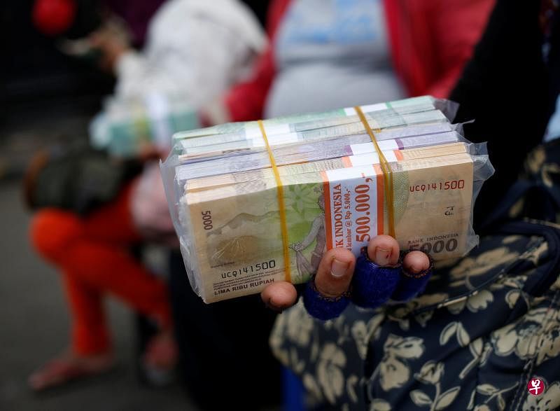 印尼盾兑美元在三个月内贬值了5%,印尼央行持续抛售美元以支撑印尼盾