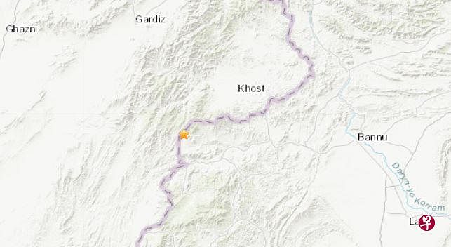 震中位于巴基斯坦边界附近的霍斯特市（Khost）西南44公里处，靠近巴基斯坦边界，震源深度51公里。（美国地质调查局网页截图）